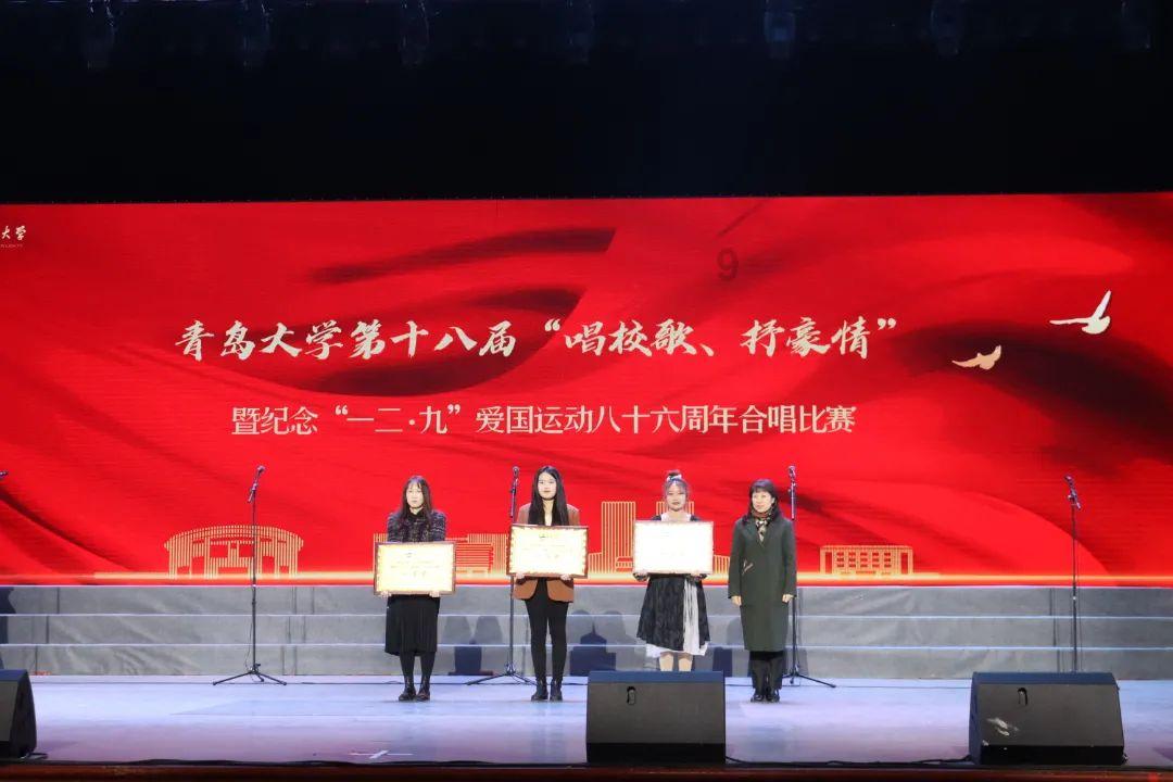 我跟女朋友吵架了、最近她在我面前老是跟别的男生暧昧。然后我发说说吃醋吃自闭了。一个小时后她发了条？游戏画面